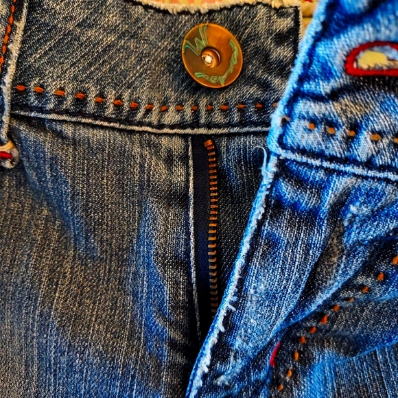 Marlow Vintage Originals: Embroidered Jeans: Made in Hong Kong. - Picture 15 of 16